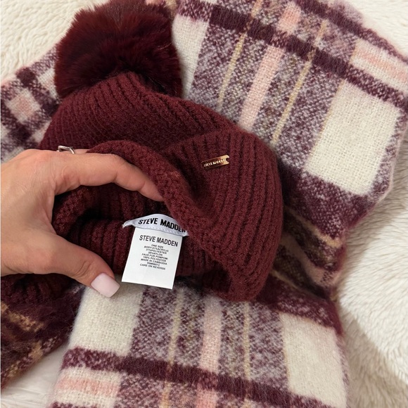 Steve Madden Burgundy Knit Beanie and Plaid Scarf Set🍒✨ - Picture 2 of 8